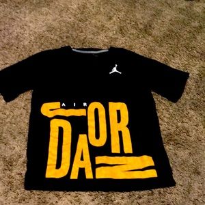 AiR Jordan🔥 (females) Large. Brown/orange white jump man tee💐